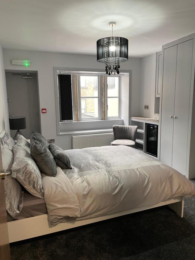 Hôtel Plumbers Arms à Huddersfield Extérieur photo