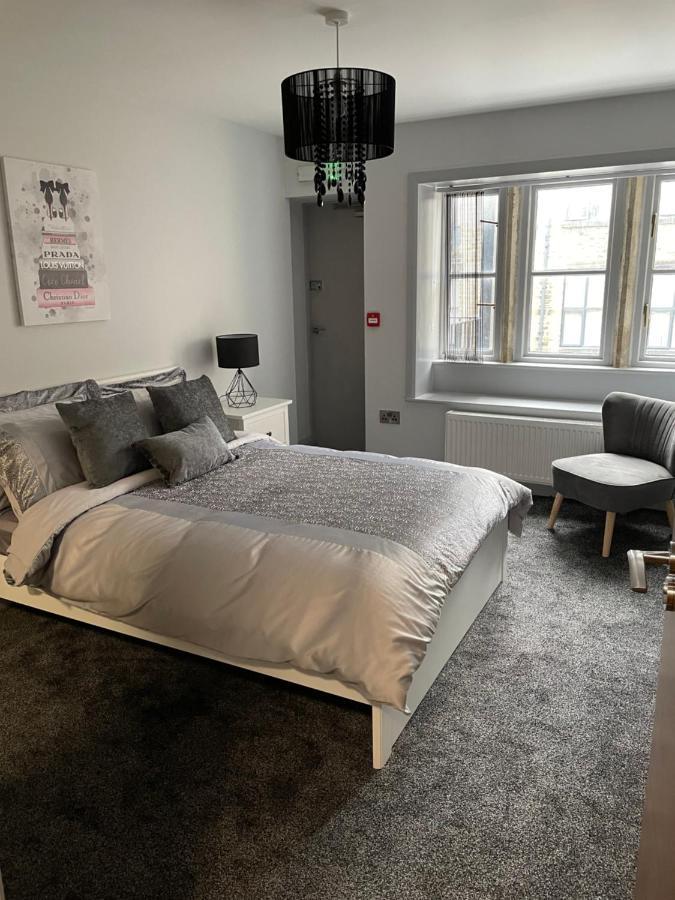 Hôtel Plumbers Arms à Huddersfield Extérieur photo